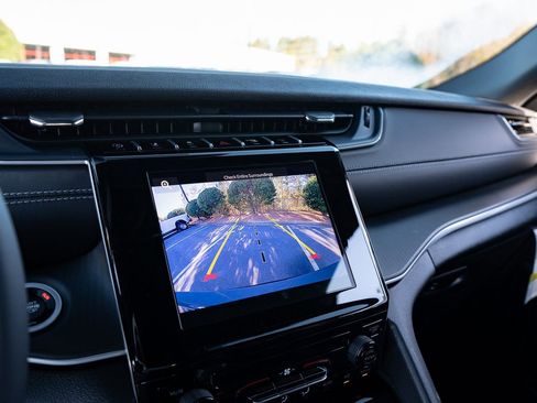New 2025 Jeep Grand Cherokee L Laredo RWD image 25