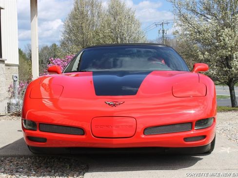Used 2001 Chevrolet Corvette Convertible w/ Preferred Equipment Group2 RWD image 9