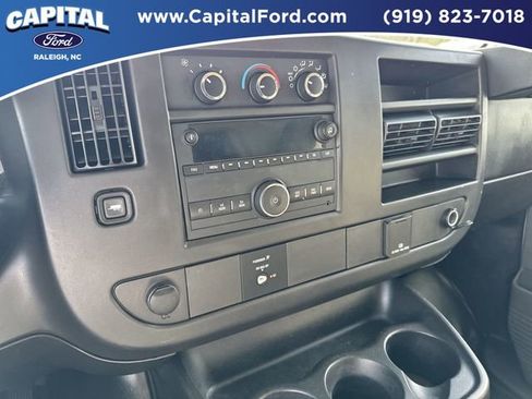 Used 2015 Chevrolet Express 3500 Extended RWD image 23
