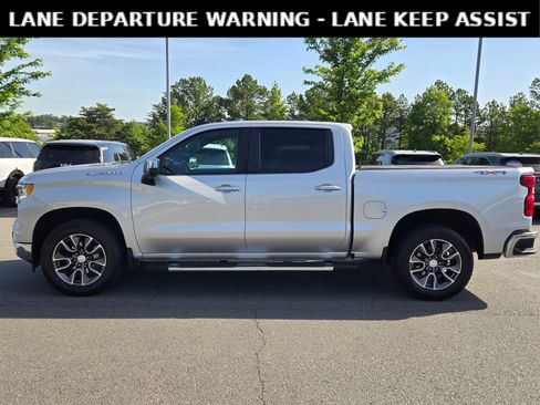 Used 2022 Chevrolet Silverado 1500 LT w/ Safety Package AWD/4WD image 4