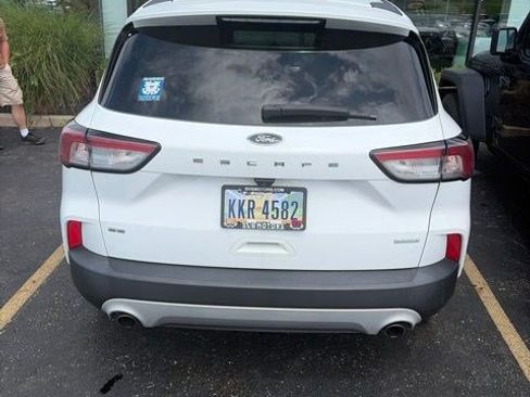 Used 2020 Ford Escape SE FWD image 7