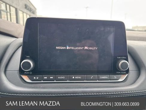 Used 2023 Nissan Rogue SV w/ SV Premium B Package image 21