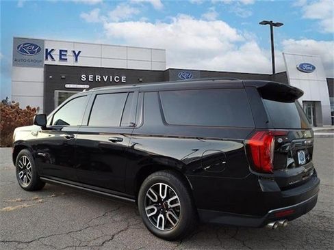 Used 2023 GMC Yukon XL AT4 w/ AT4 Premium Plus Package image 5