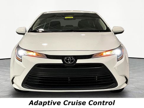 Used 2024 Toyota Corolla LE FWD image 2