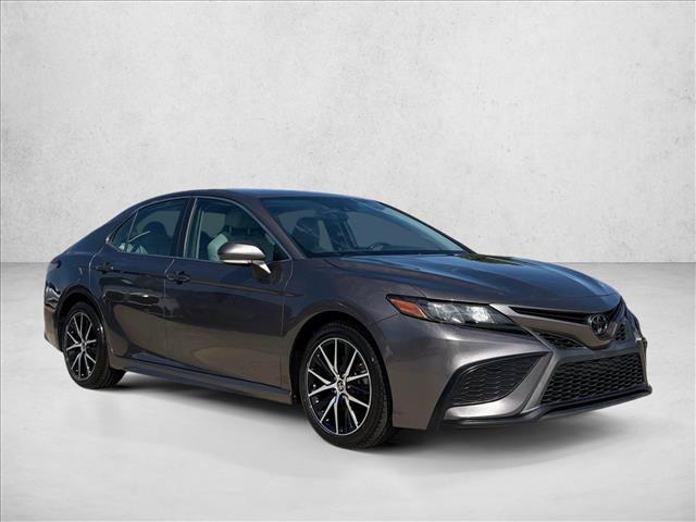Used 2023 Toyota Camry SE FWD image 3