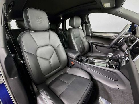 Certified 2026 Porsche Macan AWD/4WD image 29