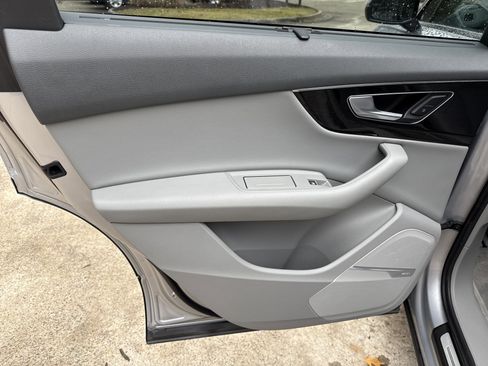 Used 2019 Audi Q7 3.0T Prestige w/ Prestige Package image 22