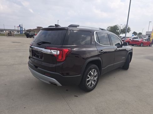 Used 2021 GMC Acadia SLT w/ Technology Package image 3