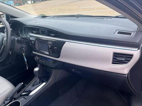 Used 2014 Toyota Corolla LE FWD image 22