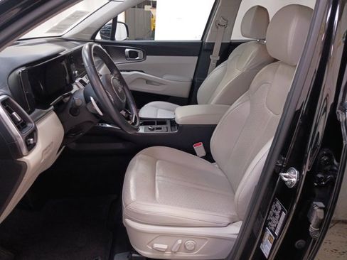 Certified 2023 Kia Sorento EX image 12