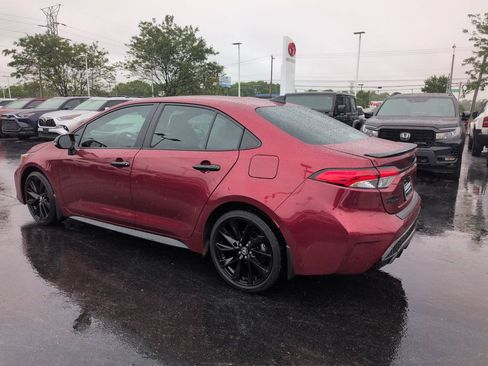 Used 2022 Toyota Corolla SE FWD image 3