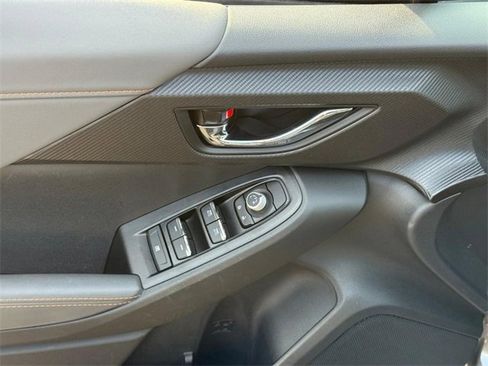 Used 2025 Subaru Crosstrek 2.5i Limited w/ Popular Package #4A image 17