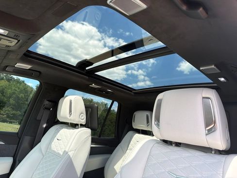 Used 2026 Cadillac Escalade V AWD/4WD image 18