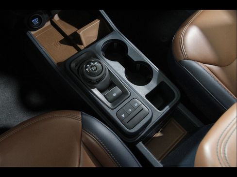 Used 2022 Ford Maverick Lariat w/ Lariat Luxury Package image 16