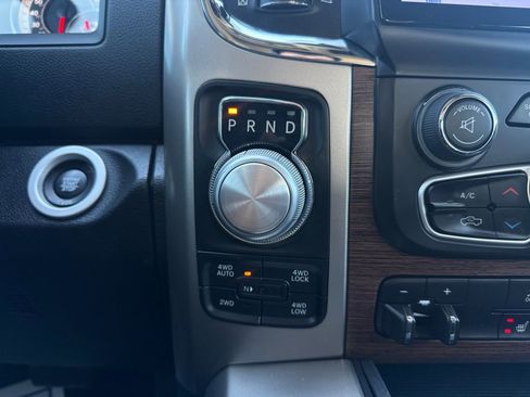 Used 2017 RAM 1500 Laramie w/ Convenience Group AWD/4WD image 25