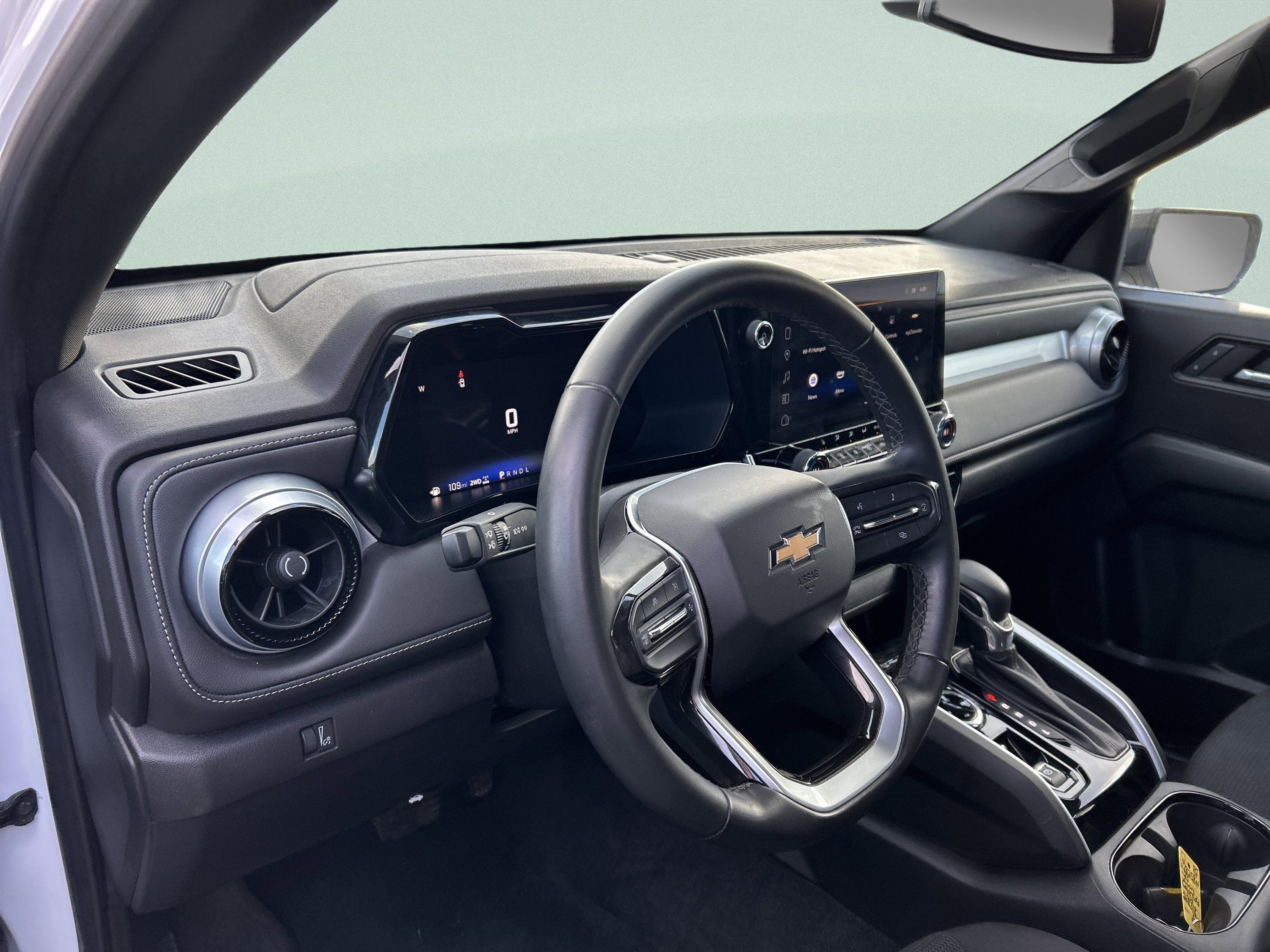 Used 2023 Chevrolet Colorado LT w/ LT Convenience Package II AWD/4WD image 11
