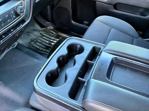 Used 2019 Chevrolet Silverado 1500 LT AWD/4WD image 16