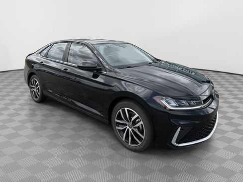 New 2025 Volkswagen Jetta SE image 2