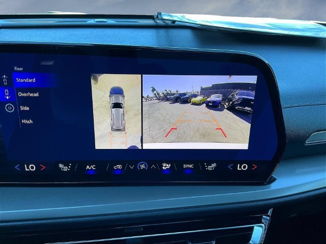 Used 2026 Chevrolet Traverse LT w/ Driver Confidence Package FWD image 7