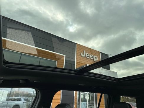 New 2026 Jeep Grand Cherokee L Limited AWD/4WD image 39