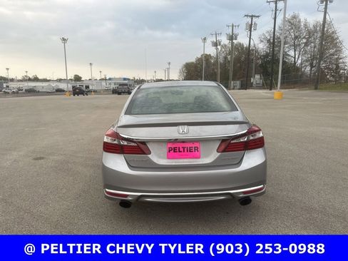 Used 2016 Honda Accord Sport image 4