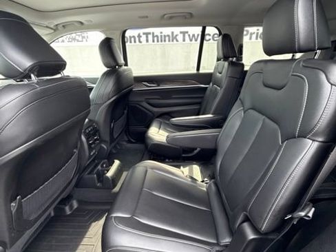 Used 2023 Jeep Grand Cherokee L Limited AWD/4WD image 14