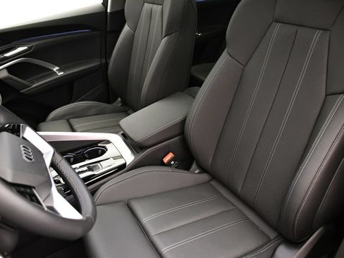 Used 2025 Audi Q5 Premium Plus w/ Premium Plus AWD/4WD image 38