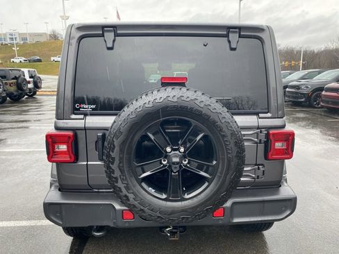 Used 2022 Jeep Wrangler Unlimited Sahara AWD/4WD image 4