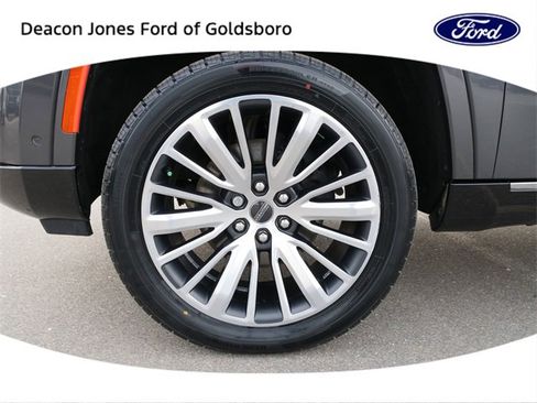 Used 2022 Jeep Grand Wagoneer Series III image 13