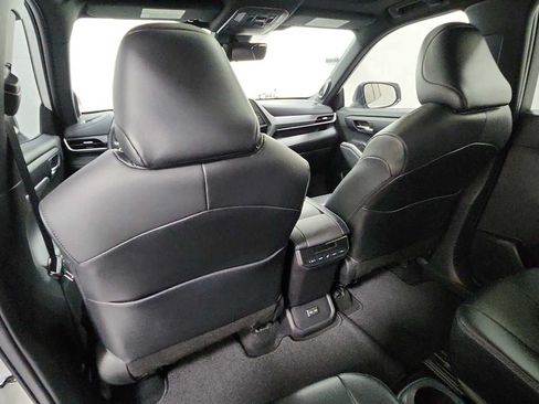 Used 2022 Toyota Highlander XSE AWD/4WD image 27