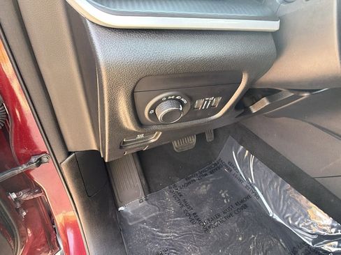 Used 2024 Jeep Grand Cherokee Altitude image 25