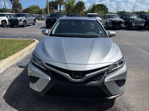 Used 2019 Toyota Camry SE w/ Convenience Package image 2