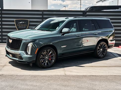Used 2026 Cadillac Escalade V AWD/4WD image 5