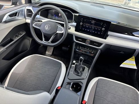 New 2026 Volkswagen Taos SE FWD image 10