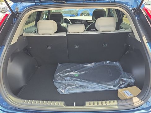 New 2026 Kia Niro EX FWD image 10