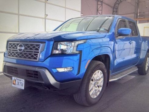 Used 2024 Nissan Frontier SV w/ Technology Package image 2