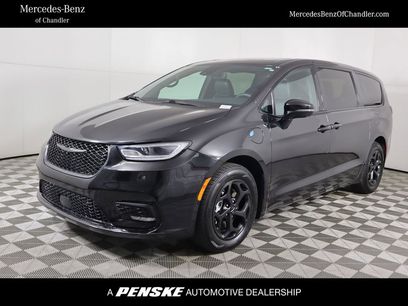 Used 2022 Chrysler Pacifica Limited w/ S Appearance Package