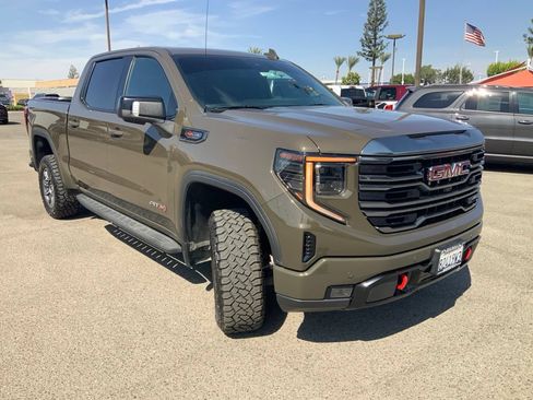 Used 2024 GMC Sierra 1500 AT4 w/ AT4 Premium Package AWD/4WD image 3