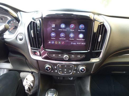 Used 2020 Chevrolet Traverse RS FWD image 29
