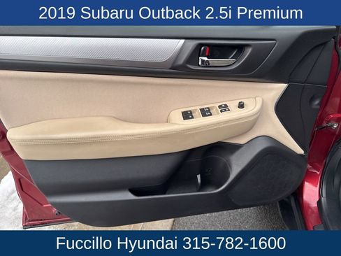 Used 2019 Subaru Outback 2.5i Premium image 12