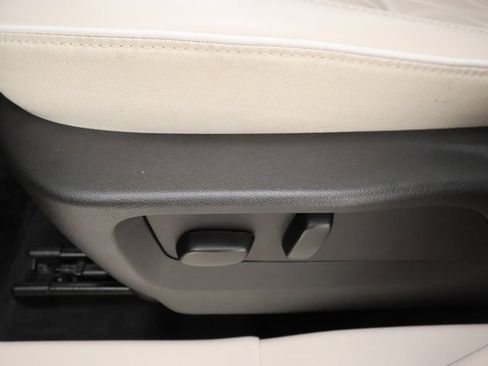 Used 2023 Buick Envision Avenir image 9