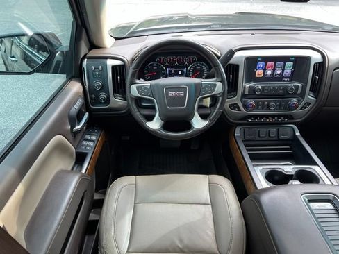 Used 2018 GMC Sierra 1500 SLT AWD/4WD image 32