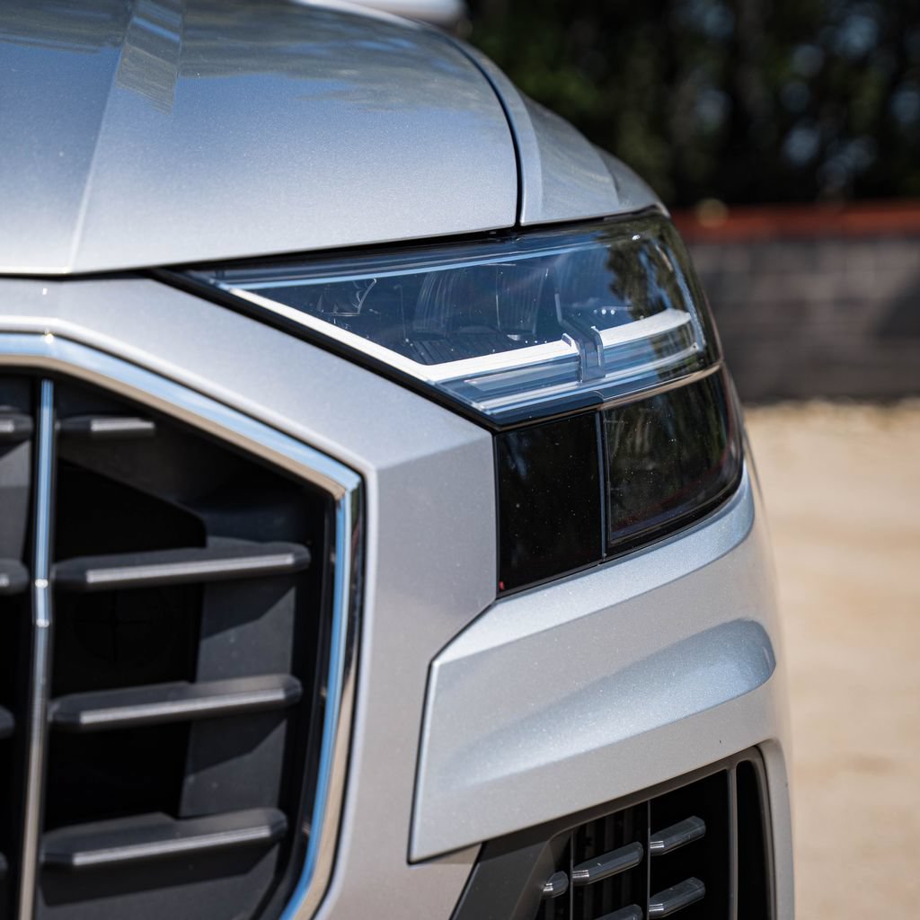 Used 2019 Audi Q8 Premium Plus AWD/4WD image 4