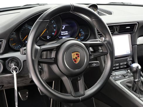 Used 2018 Porsche 911 GT3 RWD image 15