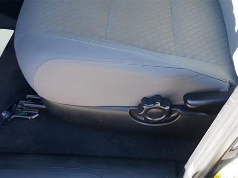 Used 2023 Toyota Tacoma SR w/ SR Convenience Package image 17