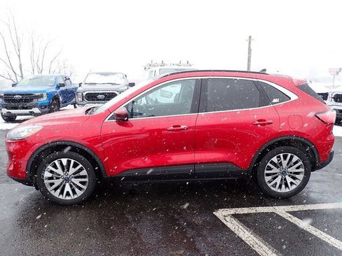 Used 2022 Ford Escape Titanium w/ Class II Trailer Tow Package image 2