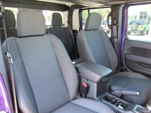 New 2026 Jeep Gladiator Sport image 9