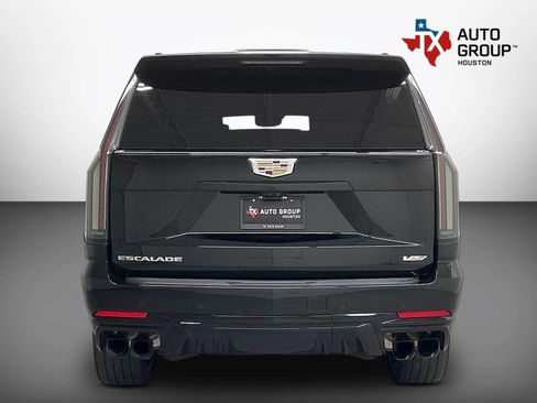 Used 2025 Cadillac Escalade V AWD/4WD image 7