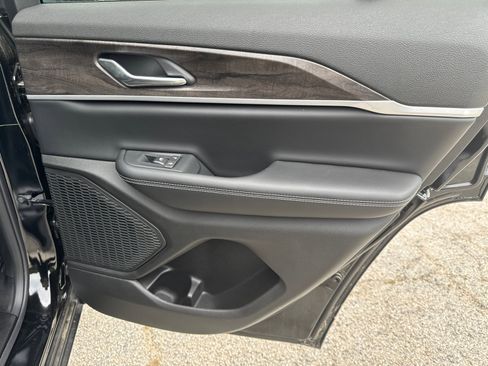 New 2026 Jeep Grand Cherokee Altitude AWD/4WD image 20