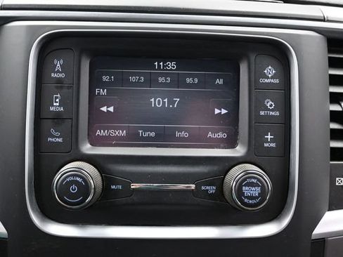 Used 2022 RAM 1500 Classic SLT AWD/4WD image 28
